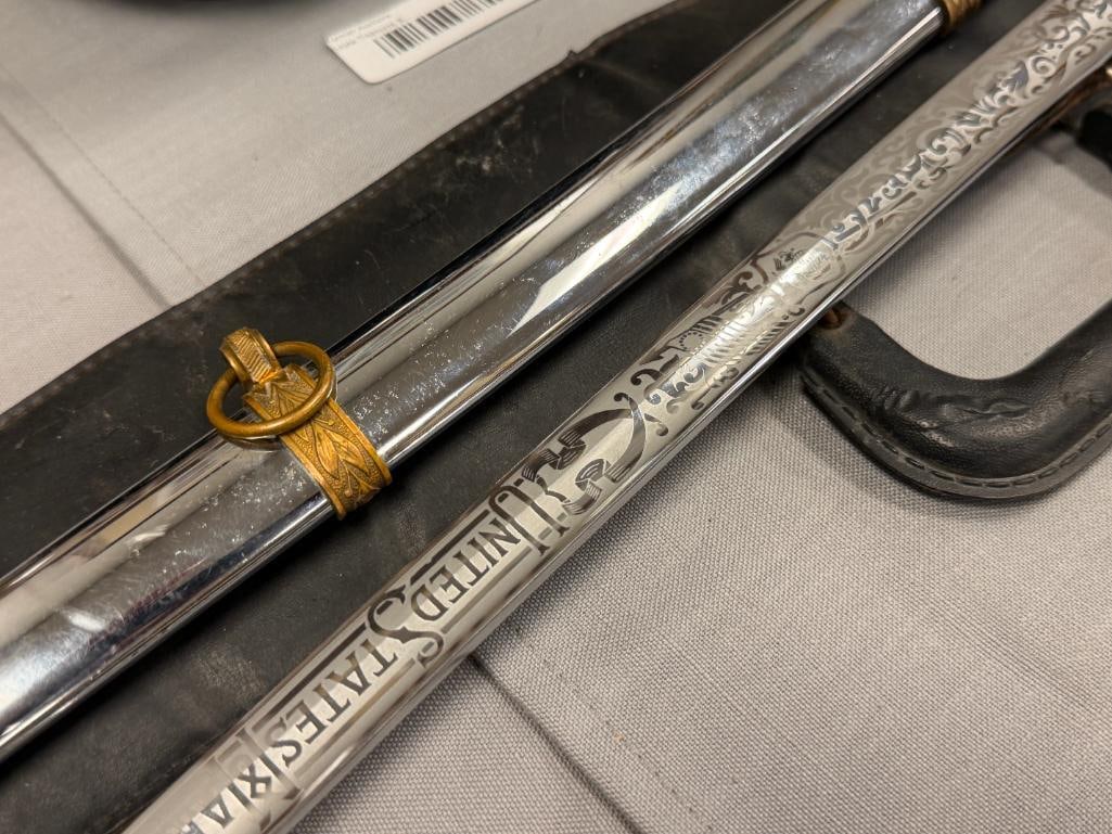 1950'S THE HILBORN-HAMBURGER INC. US MARINE CORPS. MAMELUKE OFFICERS SWORD SERIAL NO. 323 - 10