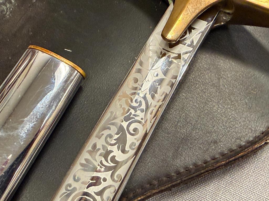1950'S THE HILBORN-HAMBURGER INC. US MARINE CORPS. MAMELUKE OFFICERS SWORD SERIAL NO. 323 - 11