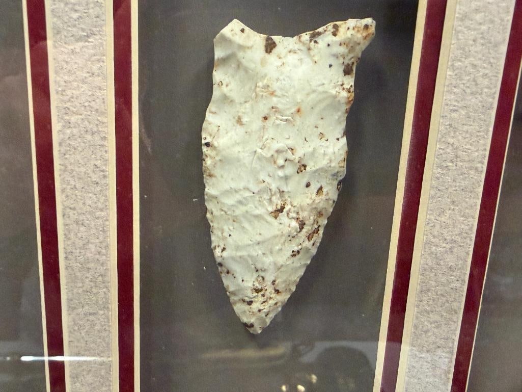 PRIMITIVE NATIVE AMERICAN KNAPPED STONE PROJECTILE POINTS / ARROWHEADS AND KNIFE BLADES - 9