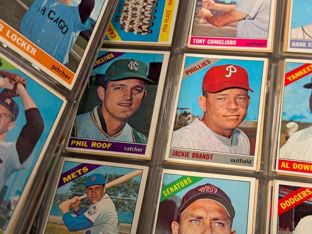 1966 TOPPS BASEBALL CARD SET NEAR COMPLETE WITH MANY HALL OF FAMERS / STARS / ROOKIES - 10