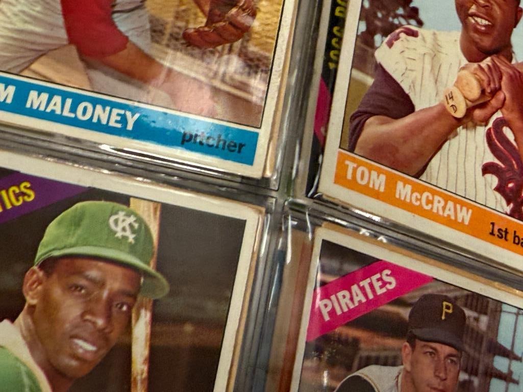 1966 TOPPS BASEBALL CARD SET NEAR COMPLETE WITH MANY HALL OF FAMERS / STARS / ROOKIES - 16