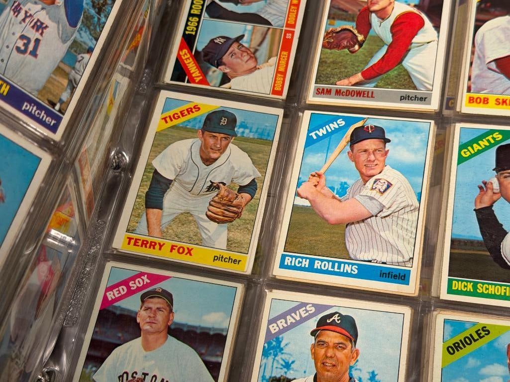 1966 TOPPS BASEBALL CARD SET NEAR COMPLETE WITH MANY HALL OF FAMERS / STARS / ROOKIES - 8
