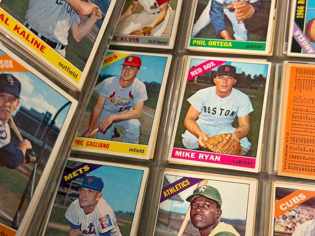 1966 TOPPS BASEBALL CARD SET NEAR COMPLETE WITH MANY HALL OF FAMERS / STARS / ROOKIES - 9