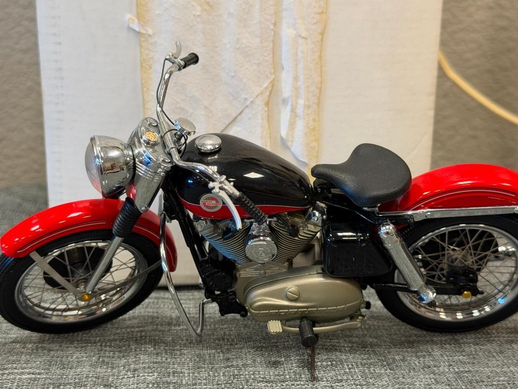 FRANKLIN MINT 1/10 DIE-CAST 1957 HARLEY-DAVIDSON XL SPORTSTER MODEL - 2