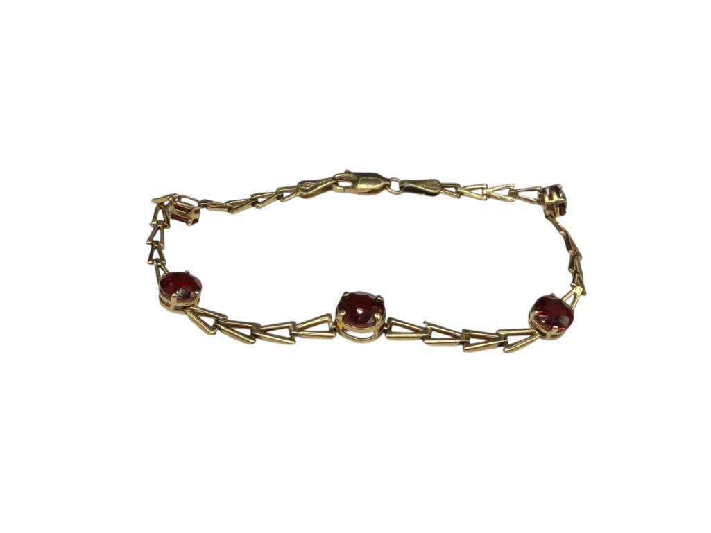 IMPERIAL GOLD COMPANY 14K YELLOW GOLD GARNET LINK BRACELET: FEATURING FIVE GRADUATED ROUND CUT GARNETS, DESIGNER HALLMARKED WITH "2/2" DOMINO / DICE 7" X 1/8", UP TO 7MM GARNETS, 3.68 GRAMS