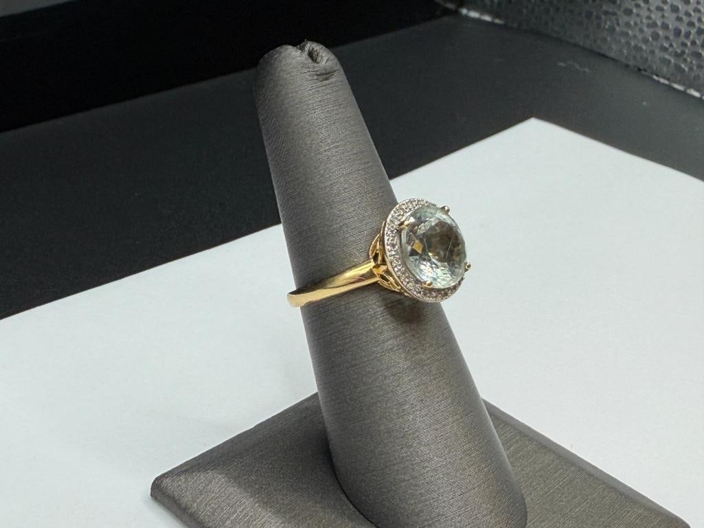14K YELLOW GOLD ROUND CUT GREEN QUARTZ RING ACCENTED BY A HALO OF ROUND BRILLIANT CUT DIAMONDS - 2