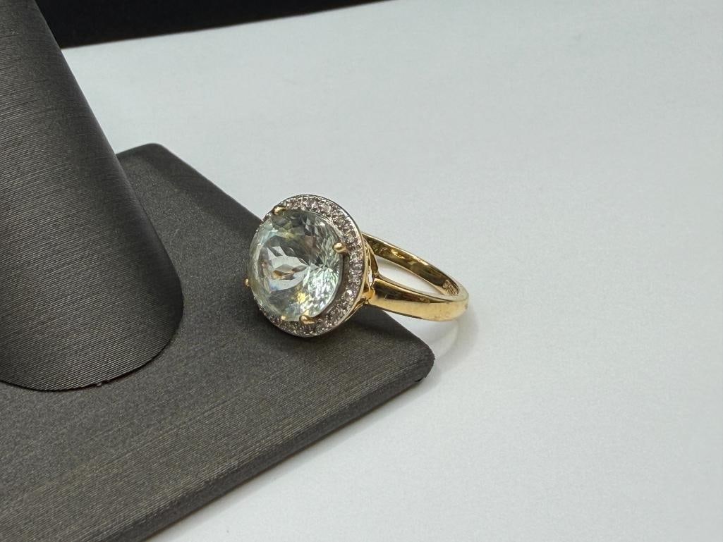 14K YELLOW GOLD ROUND CUT GREEN QUARTZ RING ACCENTED BY A HALO OF ROUND BRILLIANT CUT DIAMONDS - 3