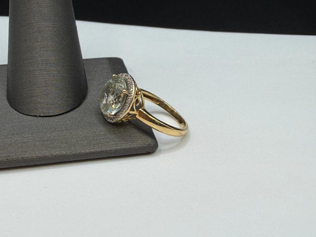 14K YELLOW GOLD ROUND CUT GREEN QUARTZ RING ACCENTED BY A HALO OF ROUND BRILLIANT CUT DIAMONDS - 4
