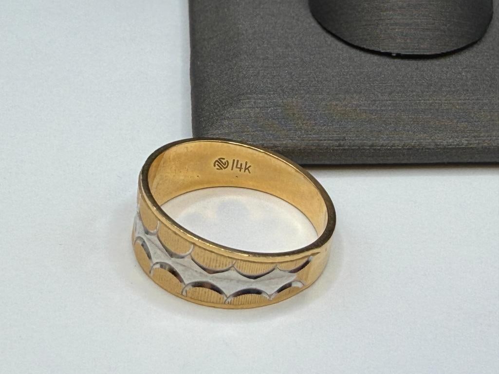 14K TWO-TONE GOLD RING FEATURING UNIQUE PATTERN - 4