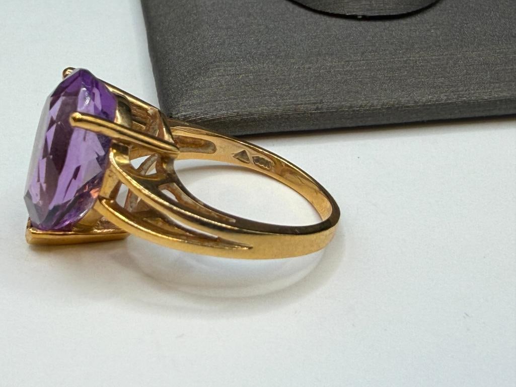 14K YELLOW GOLD PEAR CUT AMETHYST RING - 6