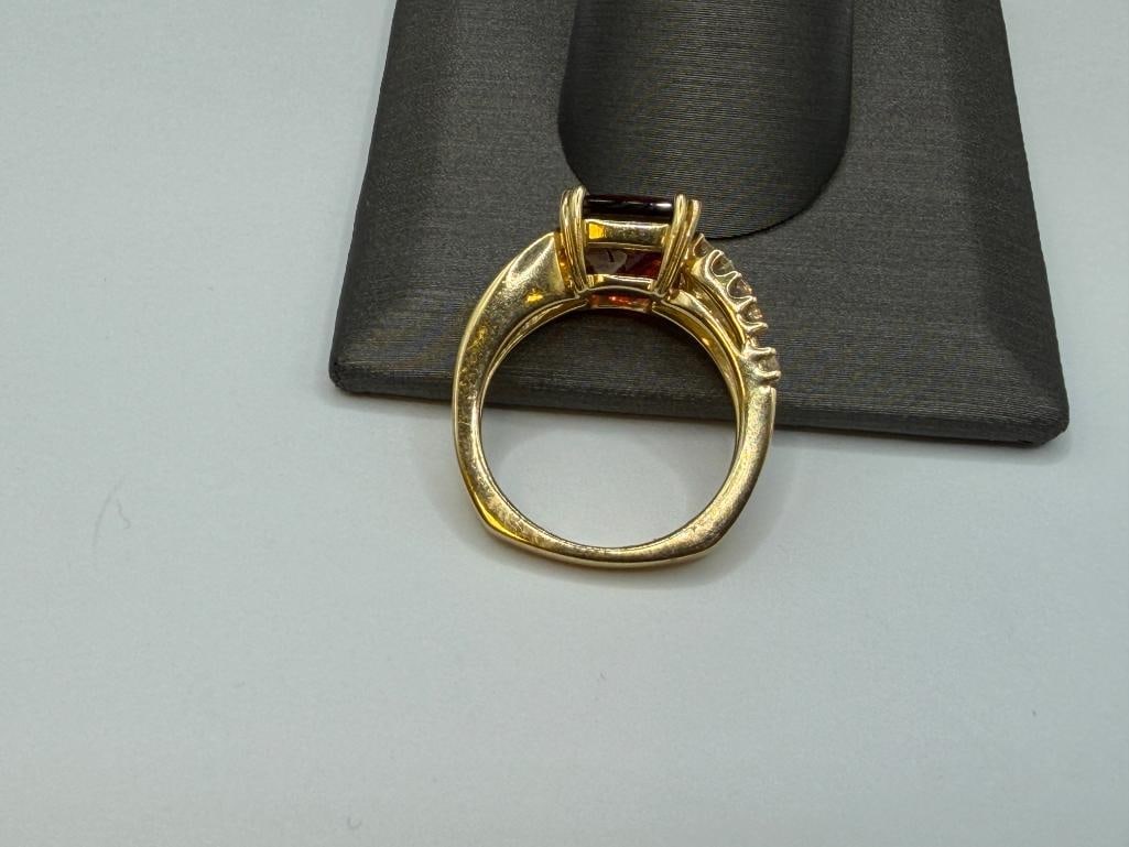 14K YELLOW GOLD SMOOTH PRINCESS CUT GARNET AND ROUND BRILLIANT CUT DIAMOND RING - 5