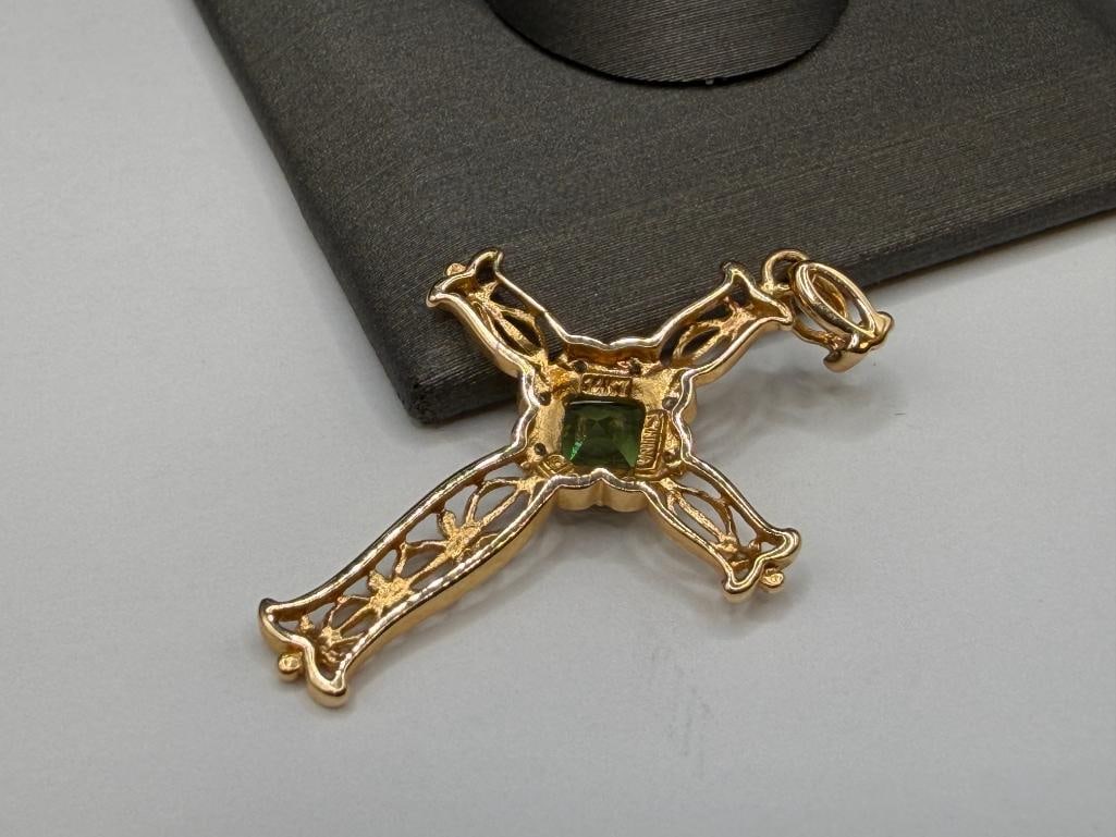 14K YELLOW GOLD FILIGREE RADIANT CUT GREEN TOURMALINE AND ROUND BRILLIANT CUT DIAMOND CROSS PENDANT - 8