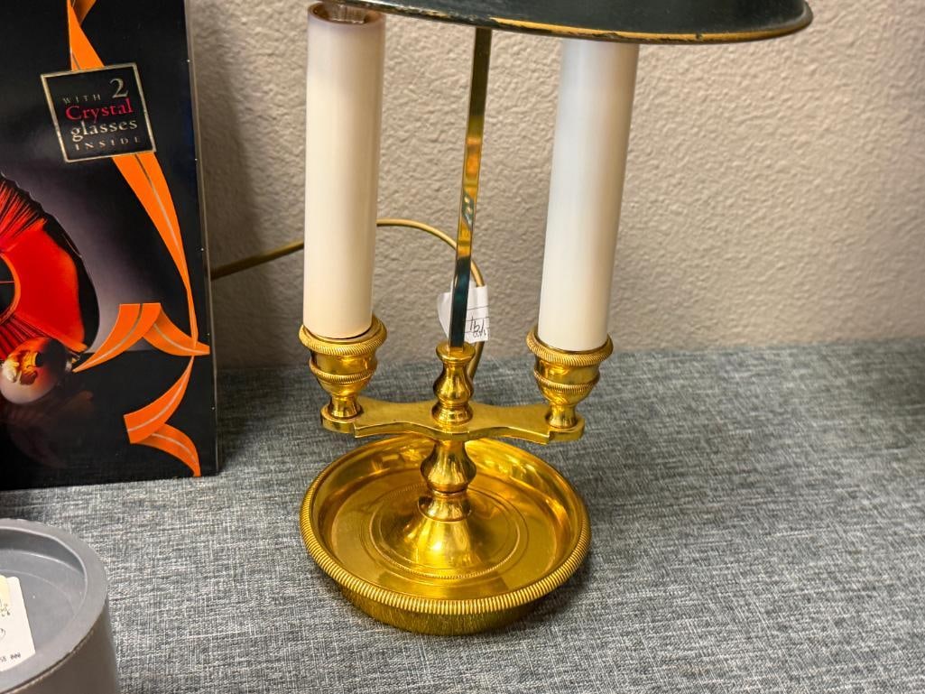 VINTAGE FRENCH - STYLE BRASS BOUILLOTTE TABLE LAMP WITH DARK GREEN TOLE SHADE - 2