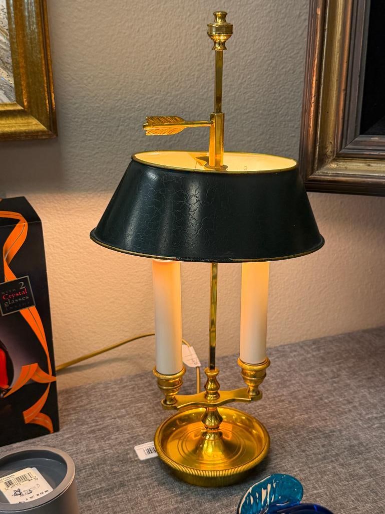 VINTAGE FRENCH - STYLE BRASS BOUILLOTTE TABLE LAMP WITH DARK GREEN TOLE SHADE - 7