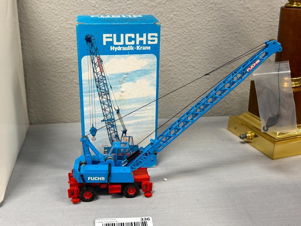 FUCHS 118 WHEEL LATTICE CRANE 1/50 DIE-CAST CONSTRUCTION MODEL MADE BY NZG IN GERMANY - 2
