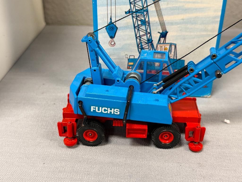 FUCHS 118 WHEEL LATTICE CRANE 1/50 DIE-CAST CONSTRUCTION MODEL MADE BY NZG IN GERMANY - 3