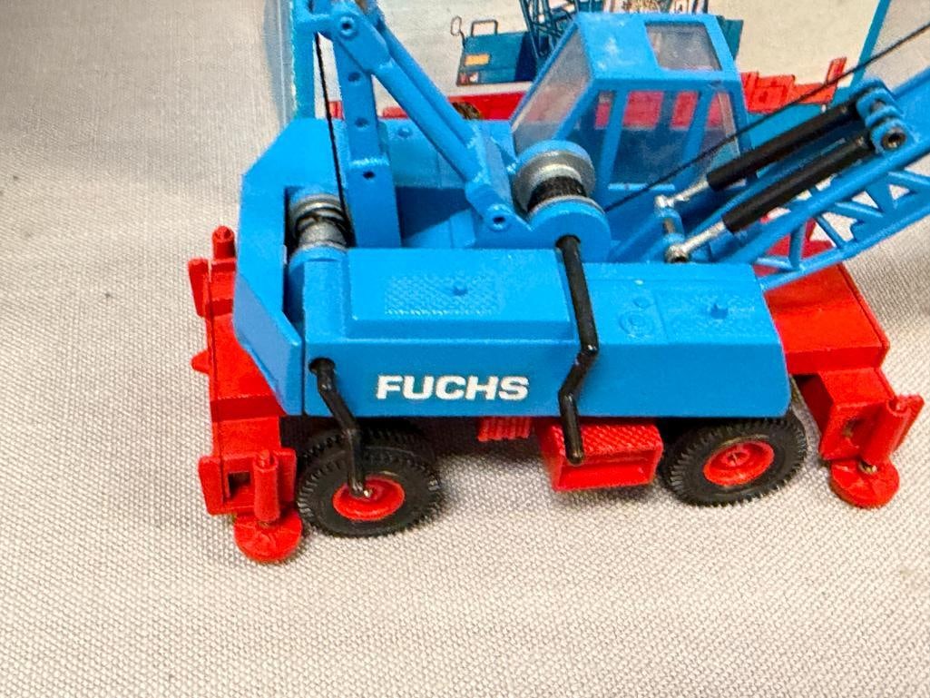 FUCHS 118 WHEEL LATTICE CRANE 1/50 DIE-CAST CONSTRUCTION MODEL MADE BY NZG IN GERMANY - 4