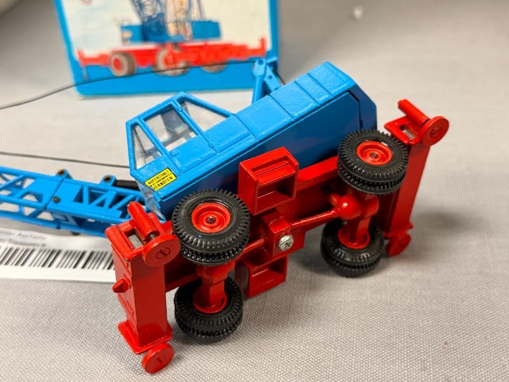 FUCHS 118 WHEEL LATTICE CRANE 1/50 DIE-CAST CONSTRUCTION MODEL MADE BY NZG IN GERMANY - 8