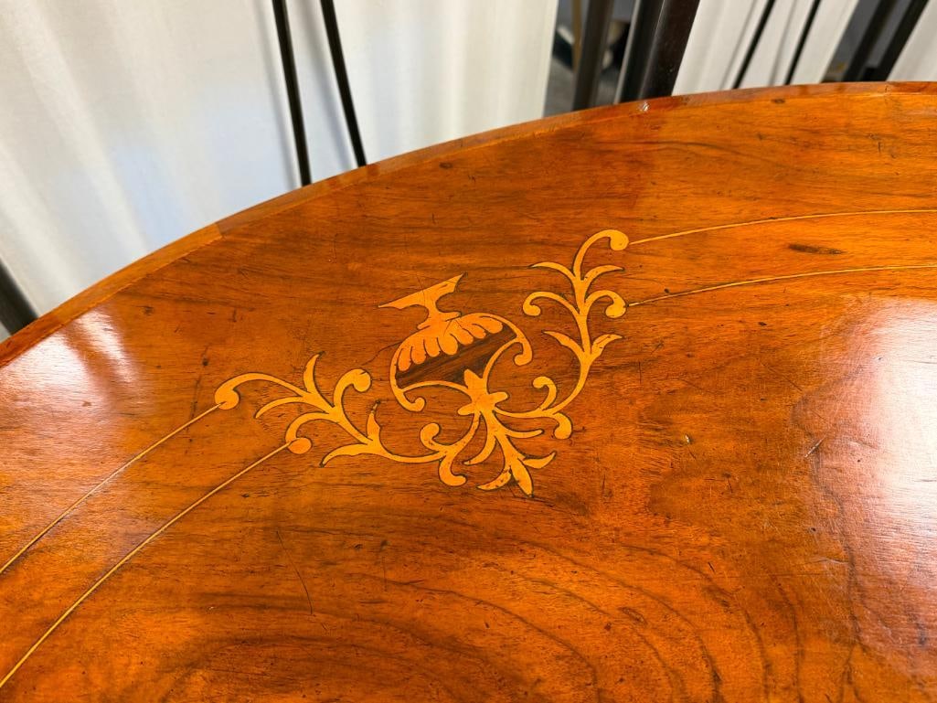 ANTIQUE VICTORIAN ERA BURR WALNUT OVAL LOO TABLE WITH INTRICATE FLORAL INLAY MARQUETRY - 6