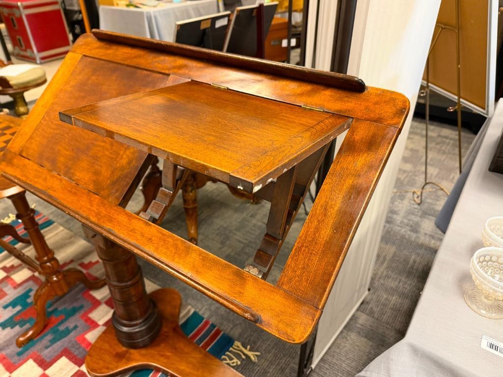 LATE 19TH CENTURY LEVESON & SONS FAMOUS ENGLISH MAKER VICTORIAN WALNUT READING TABLE - 18