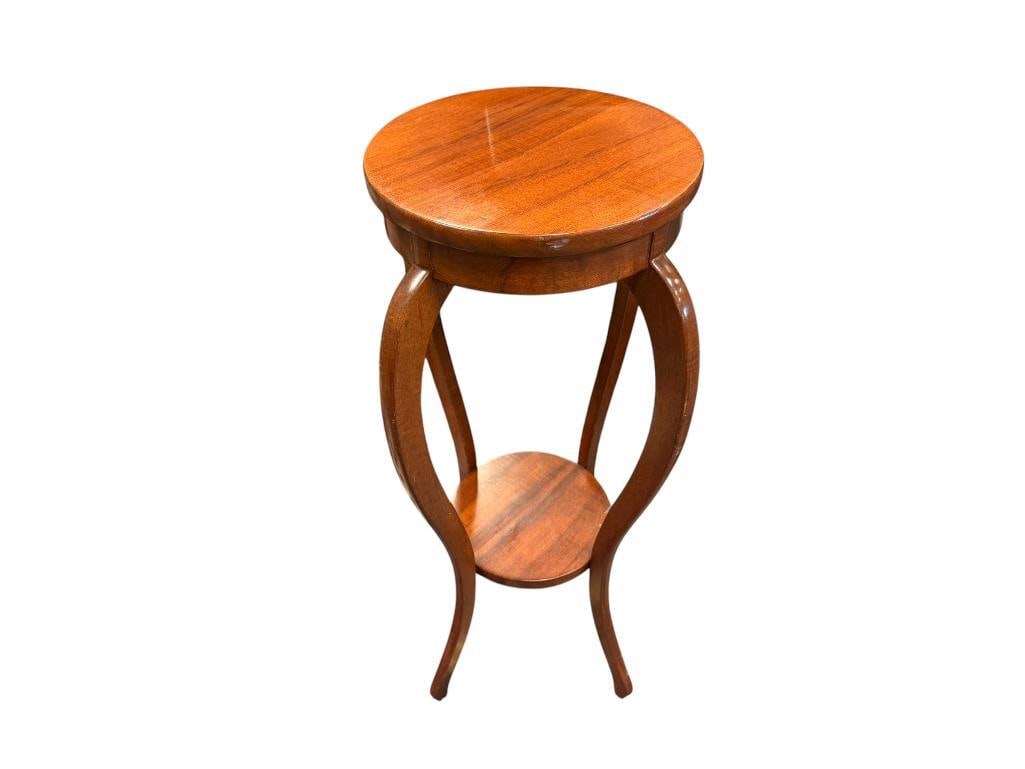 MAHOGANY ROUND TWO-TIER PLANT STAND WITH FLARED LEGS: RICH WOOD GRAIN 30" H
