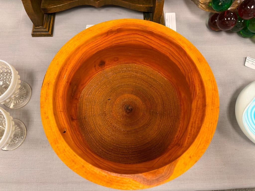 HAND TURNED PINE WOOD BOWL WITH LIGHT VARNISH - 3
