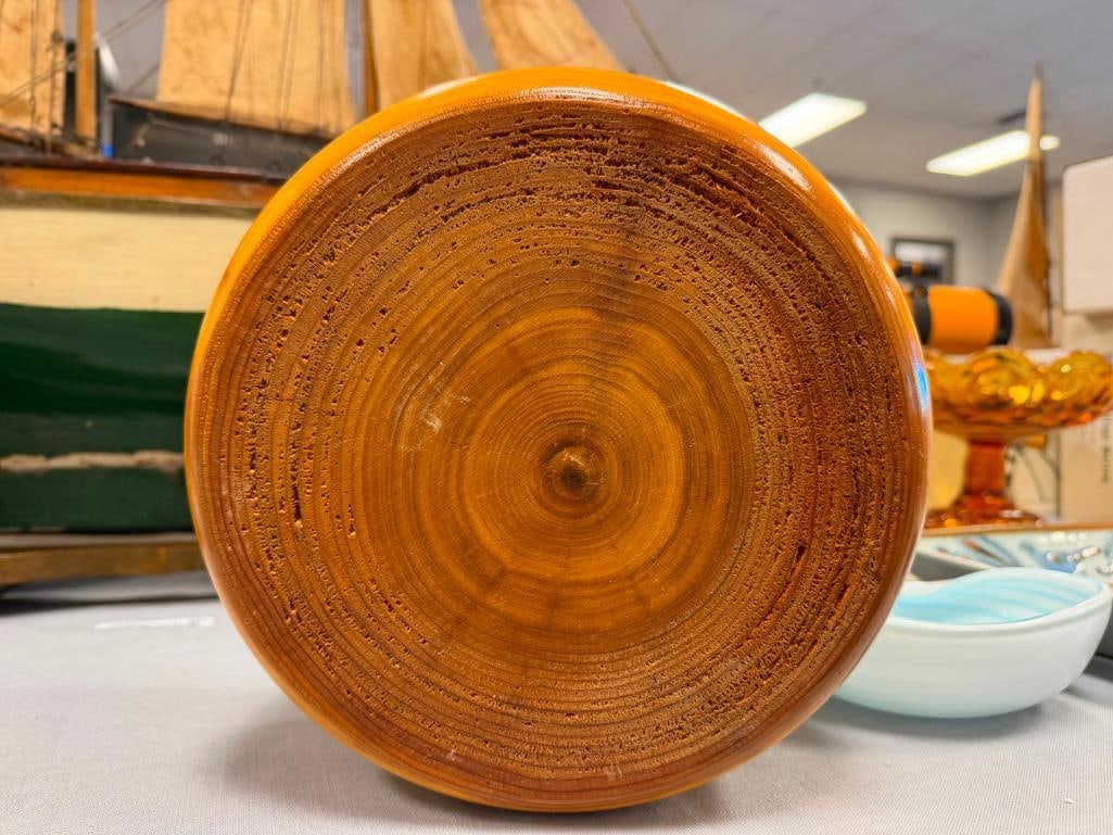 HAND TURNED PINE WOOD BOWL WITH LIGHT VARNISH - 7