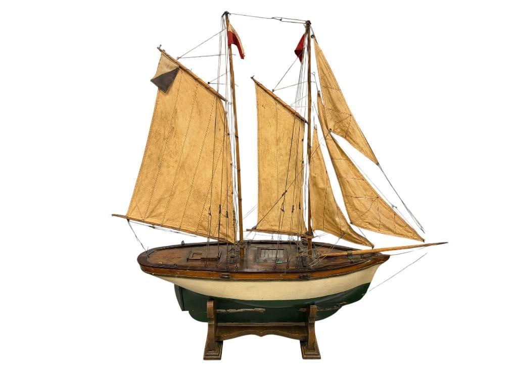 ANTIQUE HAND CRAFTED 5-SAIL SAILBOAT / POND BOAT OAK CONSTRUCTION WITH DETAILED RIGGING (1 of 13)