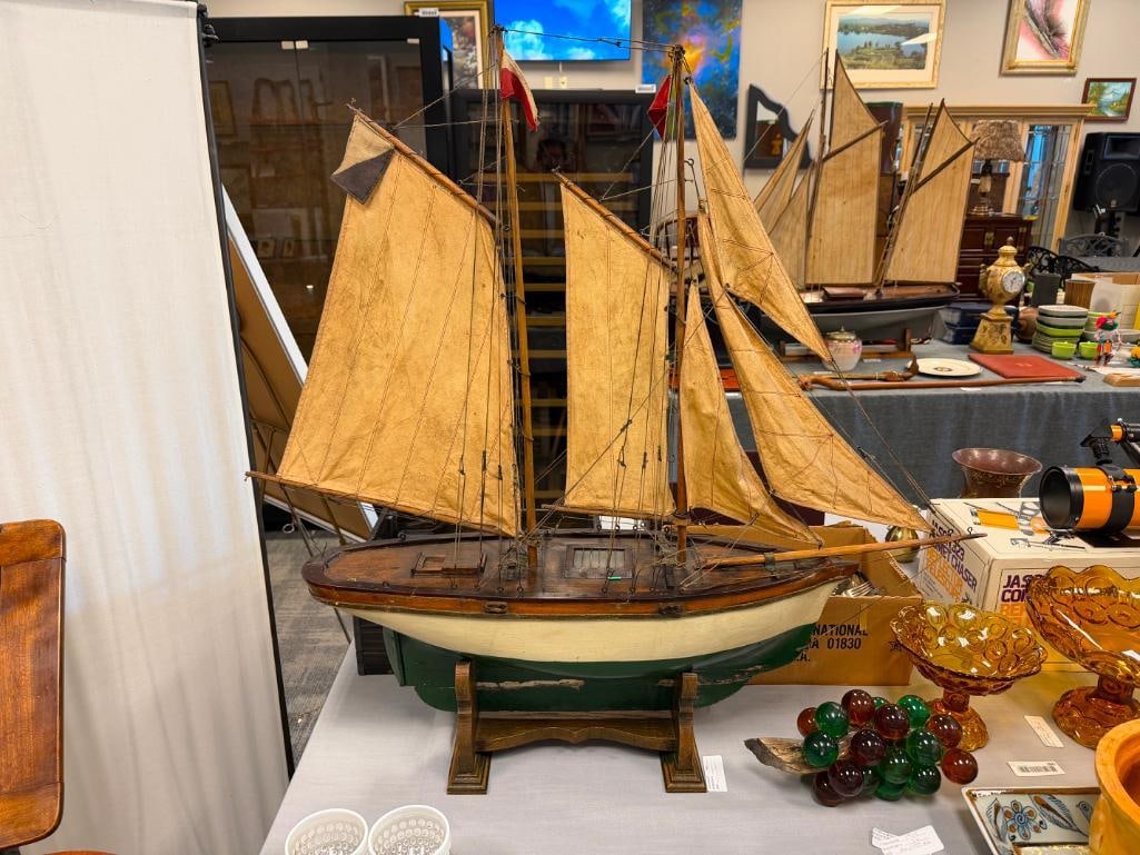 ANTIQUE HAND CRAFTED 5-SAIL SAILBOAT / POND BOAT OAK CONSTRUCTION WITH DETAILED RIGGING - 2