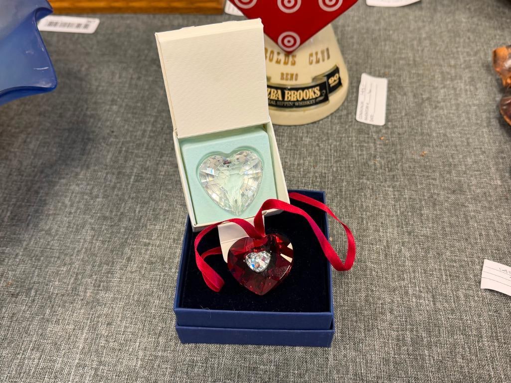 SWAROVSKI CRYSTAL SCS 2005 ANNUAL EDITION RED HEART ORNAMENT AND CLEAR CRYSTAL HEART - 2