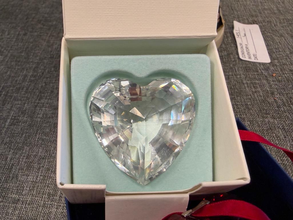 SWAROVSKI CRYSTAL SCS 2005 ANNUAL EDITION RED HEART ORNAMENT AND CLEAR CRYSTAL HEART - 5
