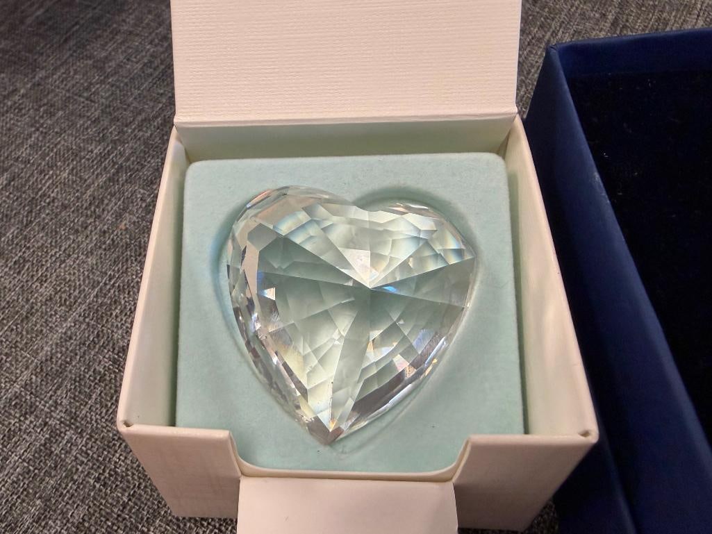 SWAROVSKI CRYSTAL SCS 2005 ANNUAL EDITION RED HEART ORNAMENT AND CLEAR CRYSTAL HEART - 6