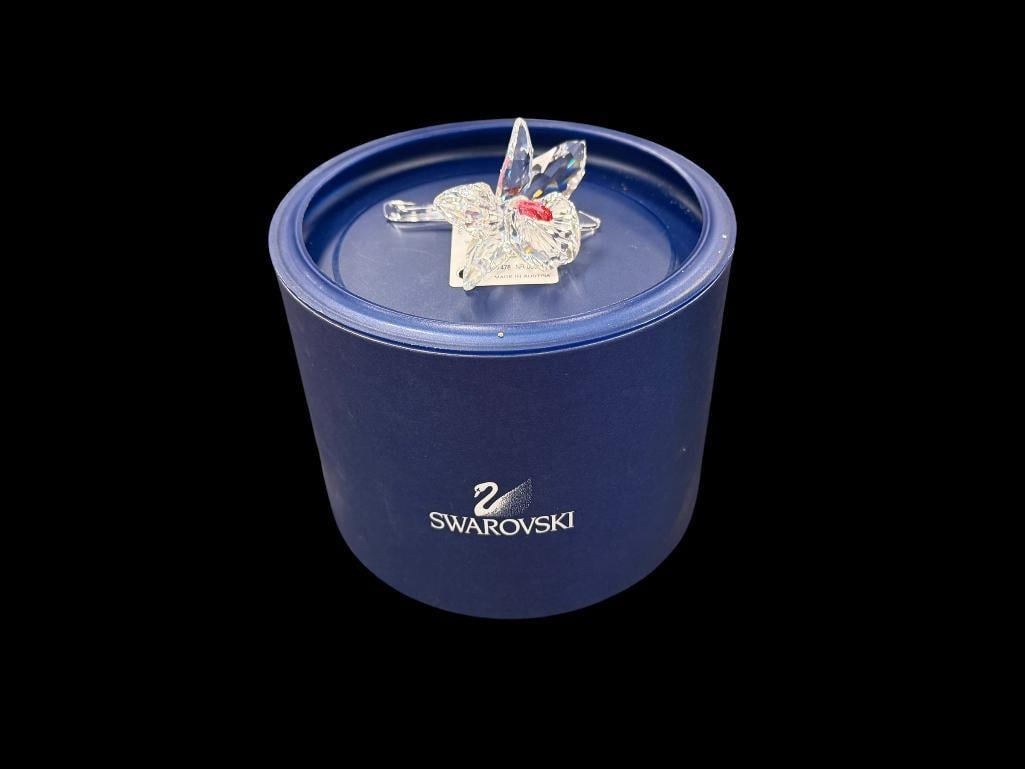 SWAROVSKI CRYSTAL PINK CENTER ORCHID EXQUISITE ACCENTS COLLECTION DESIGNED BY MICHAEL STAMEY: NO. 7478NR0003 MADE FROM 1996-2007, IN MINT CONDITION WITH ORIGINAL BOX, NO CHIPS OR REPAIRS 3" L