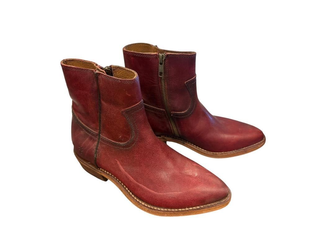 LADIES FRYE RED LEATHER DESIGNER ZIP ANKLE BOOTS SIZE 6B: RED LEATHER DYED BOOTS WITH SIDE ZIPPERS, UNWORN, BUT HAVE MINOR DEFECTS SIZE 6B