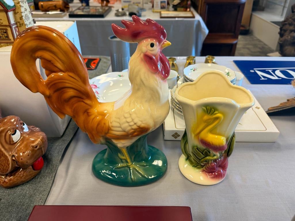 VINTAGE CERAMIC ROOSTER AND HULL POTTERY TROPICAL VASE MODEL 78 - 2