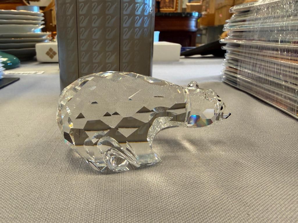 SWAROVSKI CRYSTAL SMALL POLAR BEAR FIGURINE KINGDOM OF ICE AND SNOW NO. 7649NR85 - 7