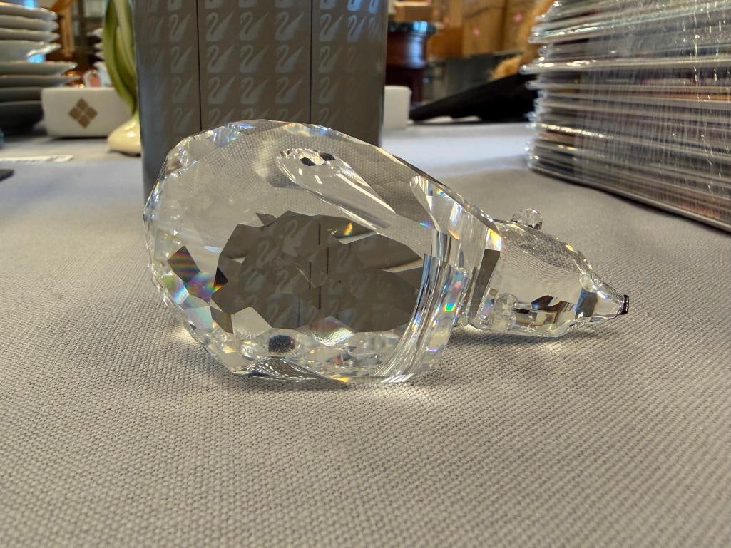 SWAROVSKI CRYSTAL SMALL POLAR BEAR FIGURINE KINGDOM OF ICE AND SNOW NO. 7649NR85 - 8
