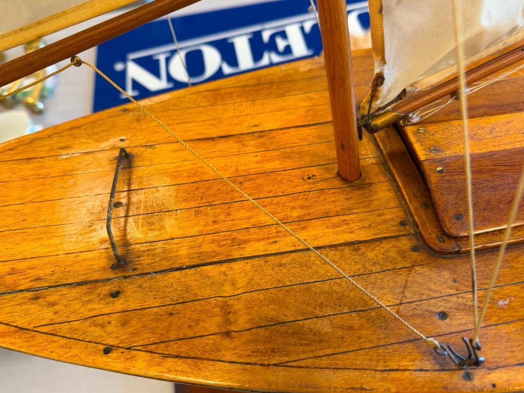 EARLY 1900S ENGLISH OAK POND BOAT / SAILBOAT WITH FULL RIGGING CLEAR COAT FINISH - 15