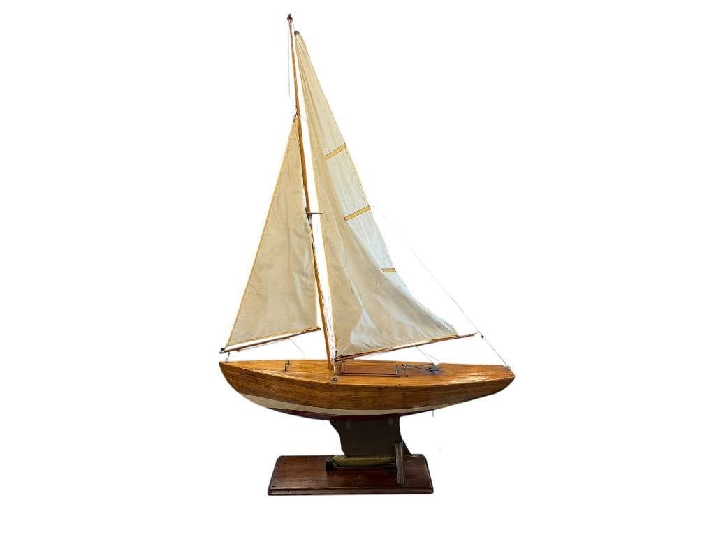 EARLY 1900S ENGLISH OAK POND BOAT / SAILBOAT WITH FULL RIGGING CLEAR COAT FINISH (1 of 18)