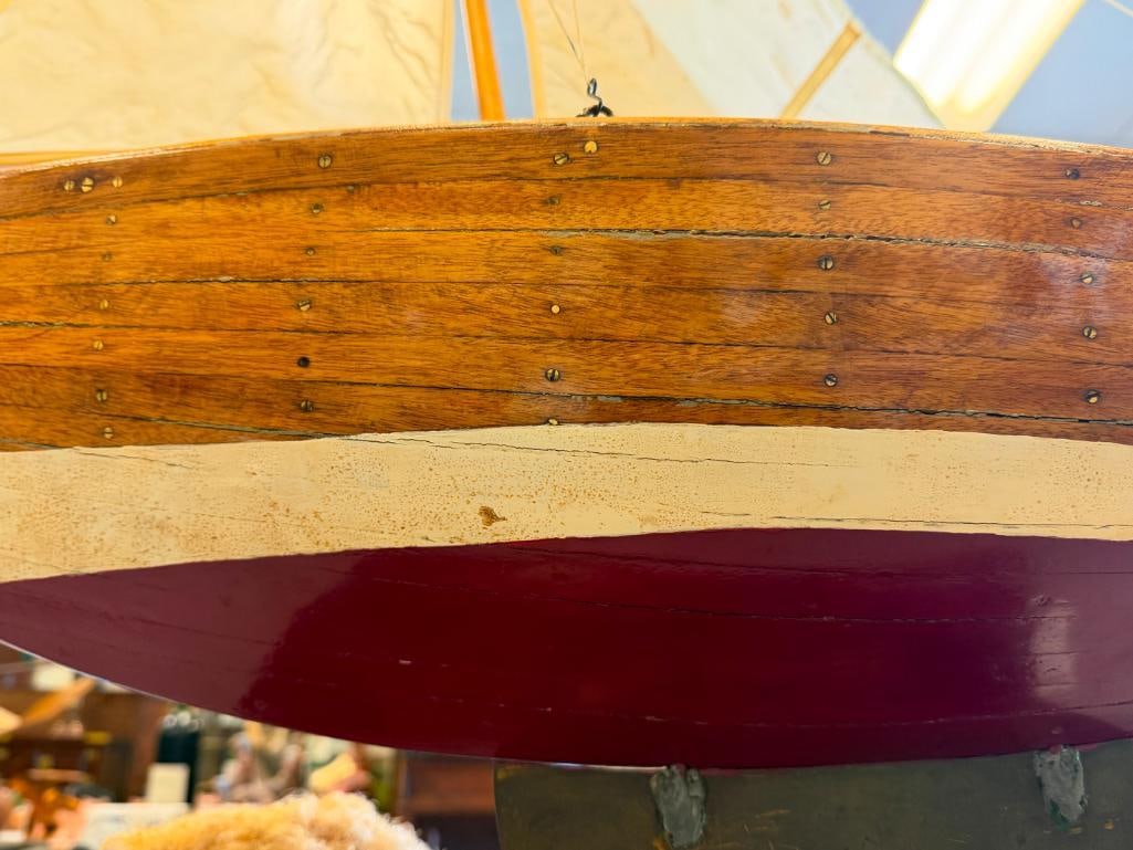 EARLY 1900S ENGLISH OAK POND BOAT / SAILBOAT WITH FULL RIGGING CLEAR COAT FINISH - 8