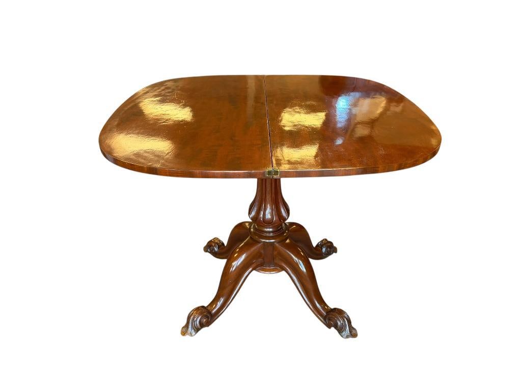 20TH CENTURY VICTORIAN STYLE SWIVEL TOP CARD / GAME TABLE WITH CARVED FEET (1 of 11)