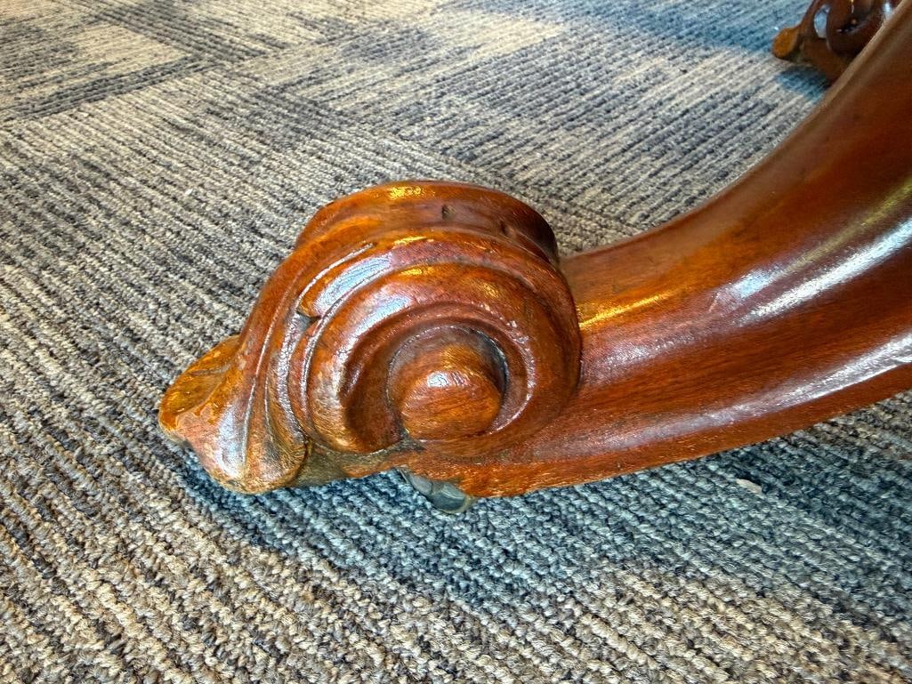 20TH CENTURY VICTORIAN STYLE SWIVEL TOP CARD / GAME TABLE WITH CARVED FEET - 4