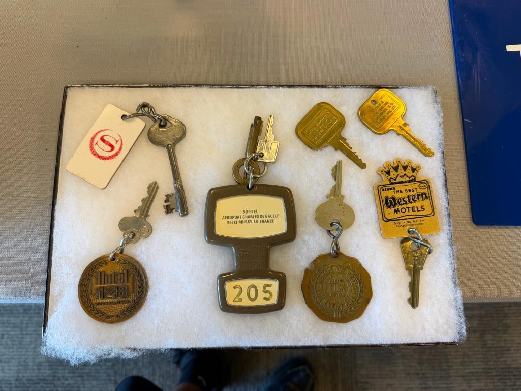 COLLECTION OF VINTAGE HOTEL ROOM KEYS - 2