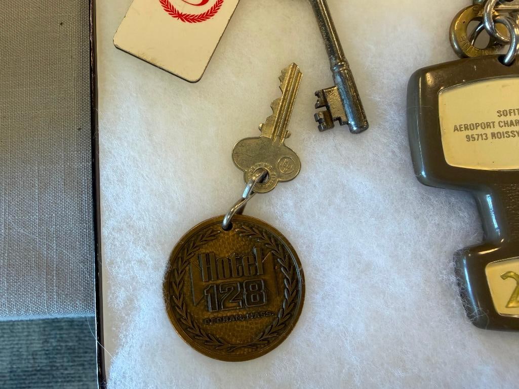 COLLECTION OF VINTAGE HOTEL ROOM KEYS - 3