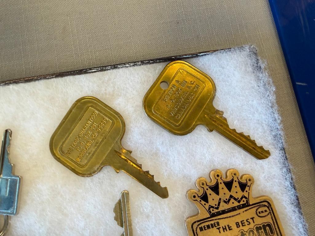 COLLECTION OF VINTAGE HOTEL ROOM KEYS - 9