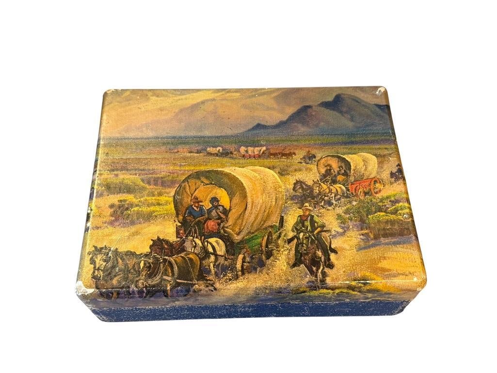 1946 L-U-C-E MANUFACTURING TUCK-A-WAY STORAGE BOX WITH WESTERN THEME (1 of 11)