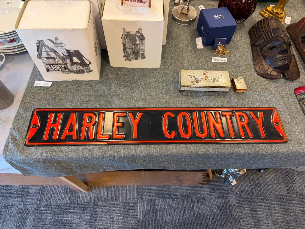 BLACK AND ORANGE HARLEY-DAVIDSON HARLEY COUNTRY STYLIZED STREET SIGN - 2