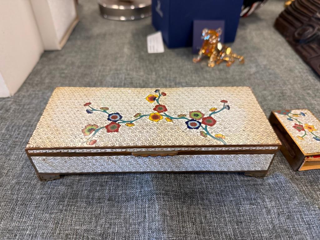VINTAGE CHINESE CLOISONNE ENAMELED THREE COMPARTMENT TRINKET BOX AND MATCHING MATCHBOX HOLDER - 3