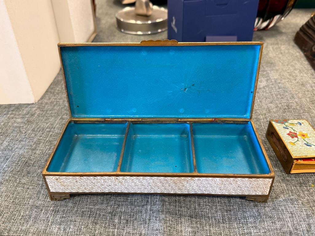 VINTAGE CHINESE CLOISONNE ENAMELED THREE COMPARTMENT TRINKET BOX AND MATCHING MATCHBOX HOLDER - 5