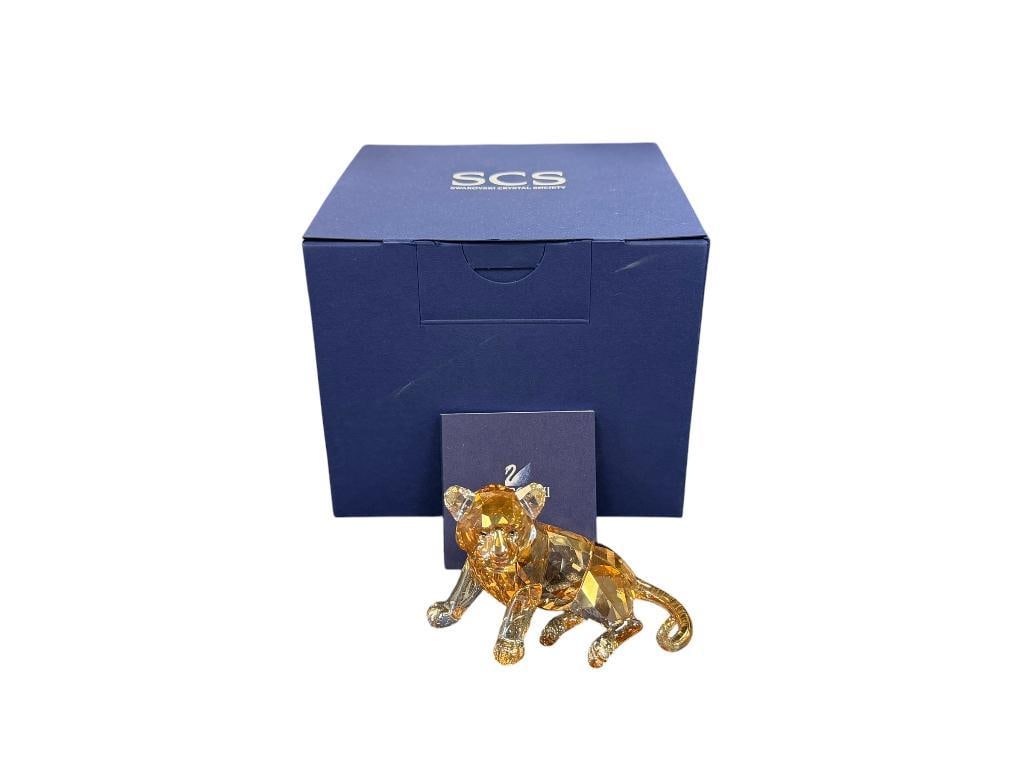 SWAROVSKI CRYSTAL SCS ANNUAL FIGURINE GOLDEN AMBER TIGER CUB ENDANGERED WILDLIFE TRILOGY 2010: IN MINT CONDITION WITH ORIGINAL BOX AND CERTIFICATE BOOKLET, NO CHIPS OR REPAIRS 3" L